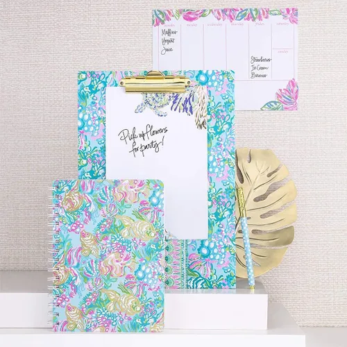 Vista 4 de Lilly Pulitzer Cuaderno de espiral de tapa dura mini azul/dorado, 8.25 x 6.5 pulgadas, pequeño diario con 160 páginas a rayas universitarias, Aqua