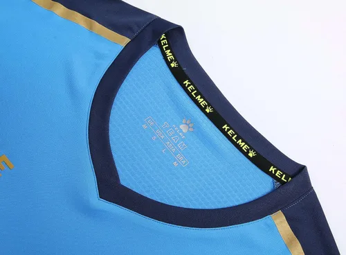 Vista 4 de KELME Conjunto de uniforme de fútbol para niños, adultos, niños y niñas, camiseta de fútbol y pantalones cortos, equipo deportivo atlético, camiseta