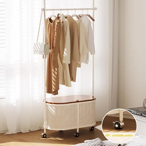 Vista 4 de Perchero giratorio de 360°, perchero de metal para ropa, con ruedas y cesta de almacenamiento de gran capacidad, perchero para colgar ropa
