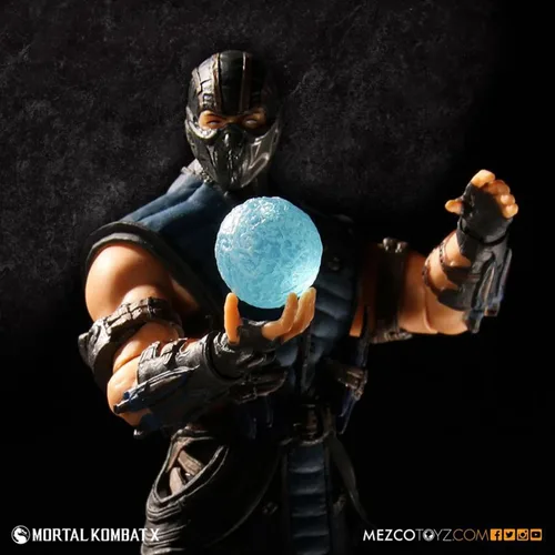 Vista 4 de Mezco, Figura de acción de Mortal Kombat X Sub-Zero, 4 pulgadas