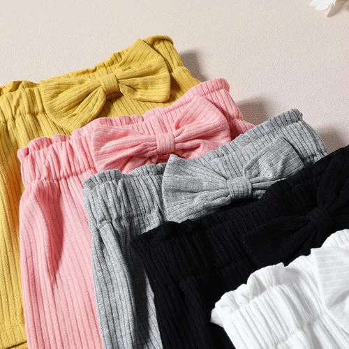 Vista 5 de Pantalones cortos unisex para bebé, con volantes, de algodón, 5 unidades, en gris, blanco, negro, amarillo y rosa