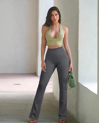 Vista 4 de OQQ Pantalones de yoga para mujer, 2 piezas, acanalados, sin costuras, para entrenamiento, cintura alta, acampanados, leggings acampanados
