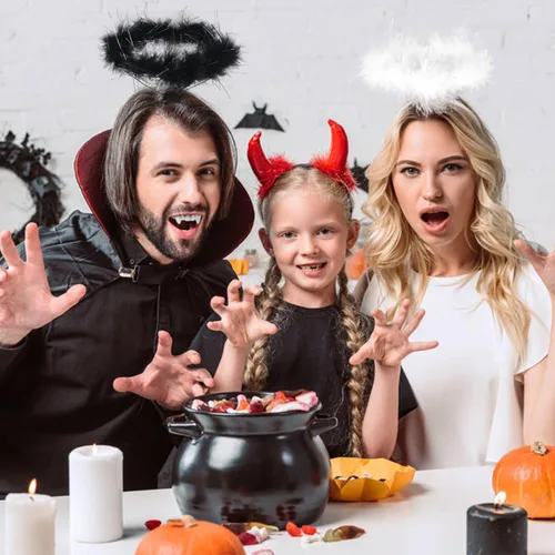 Vista 7 de Diademas con halo de ángel de Halloween, 2 piezas de plumas extra para el pelo, accesorio de cosplay para niños y adultos