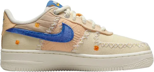 Vista 2 de Nike Air Force 1 CT3839 107 - Tenis para niños grandes, blanco espuma rosada