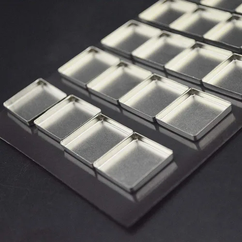 Vista 4 de 30 bandejas de metal cuadradas vacías de metal para sombra de ojos, paletas de maquillaje magnéticas, 1.024 in de ancho, 0.138 in de altura