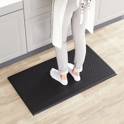 Vista 5 de Amazon Basics Tapete antifatiga, antideslizante, acolchado, resistente a las manchas, cómodo tapete para el hogar, la oficina y el escritorio