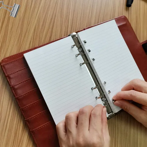 Vista 4 de Papel de repuesto rayado A6, 100 hojas/200 páginas, hojas sueltas para carpetas Filofax Person, 6 agujeros perforados, papel de relleno blanco