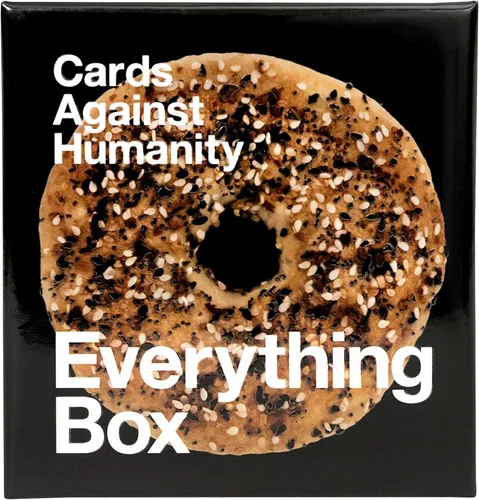 Vista 4 de Cards Against Humanity: Caja Todo • Expansión de 300 cartas • Amplía tu mazo sin problemas