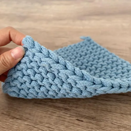 Vista 5 de Eiyye Thick Crocheted Pot Holders Handmade Hot Pads Crocheted Trivets for Kitchen hot Dishes(2-Pack Blue)