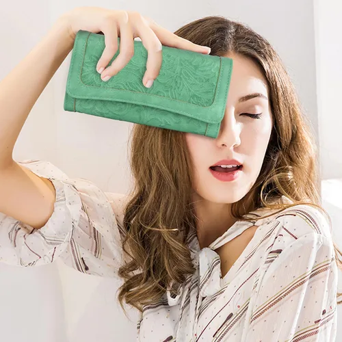 Vista 30 de MEITRUE Cartera de cuero para mujer, con bloqueo RFID, triple pliegue, con relieve, soporte para tarjetas, organizador de chequera para teléfono