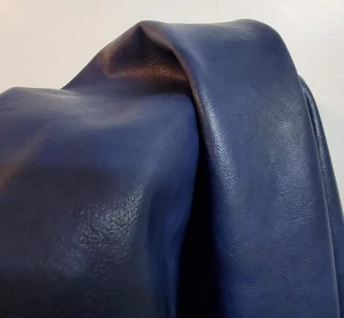 Vista 30 de NAT Leathers™ Cuero sintético sintético suave de piel sintética vegana marrón bellota (aprobado por PETA Vegano) por The Yard Piel sintética