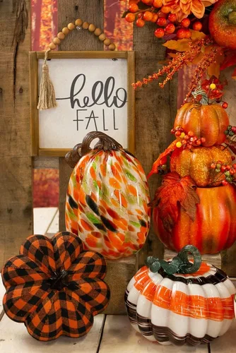 Vista 2 de Boston International Calabaza de cristal para otoño, cosecha, Acción de Gracias, decoración de mesa de vidrio soplado a mano, pequeño, remolino