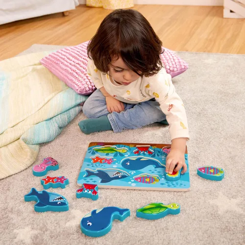 Vista 3 de B. toys – Mira y Explora 3 – Pack – Granja, Mar, Dinos – Juego de Rompecabezas Grueso 3 – Pack – Rompecabezas de Madera – 8 Piezas Cada Uno – 2+