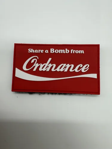 Vista 2 de Parche de PVC IYAOYAS Share a Bomb from Ordnance, con gancho y bucle