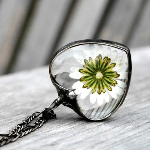 Vista 6 de Real Pressed Flower Daisy Heart Necklace for Women, Wildflower Pendant, Truly Handmade Terrarium Jewelry, Glass Jewelry, Artisan Designed and Hand