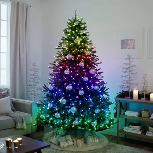 Vista 2 de Balsam Hill árbol de Navidad artificial, tradicional y prémium preiluminado, de 6.5 pies, pícea azul clásica con LED parpadeantes para espectáculo
