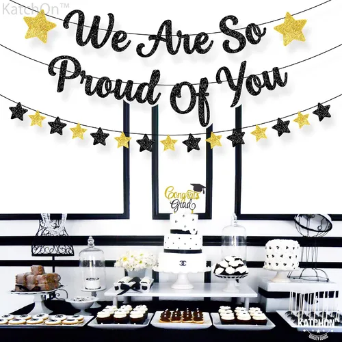 Vista 5 de KatchOn, Cartel con texto en inglés «We are So Proud of You» («We are So Proud of You») – Cartel de felicitaciones para decoraciones de graduación