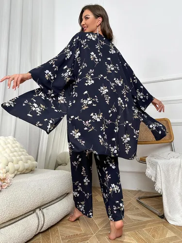 Vista 2 de WDIRARA Conjunto de pijama para mujer, 3 piezas, estampado de hojas, camiseta, pantalón y bata