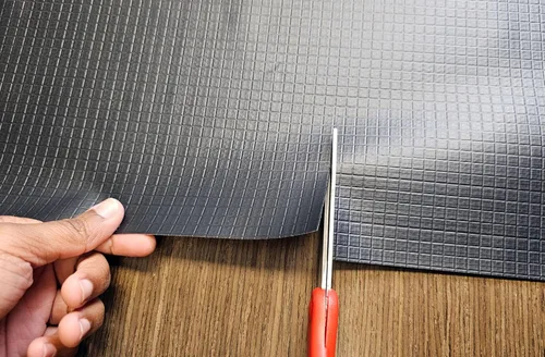 Vista 4 de Cubierta de ventana con bloqueo total de luz solar - Bloque de luz completo-Nuevo material EZ Grid™, pequeño - Personalizable a (36" x 48") Gris