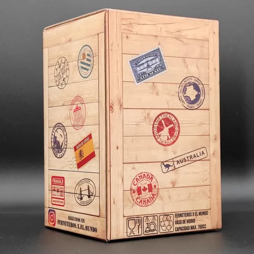 Vista 6 de Vaso Fernet con forma de botella cortada en caja decorativa, capacidad de 23.6 fl oz, 700 cc, incluye posavasos