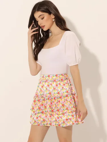 Vista 2 de Allegra K Minifalda floral acampanada con cintura elástica y dobladillo con volantes en capas para mujer