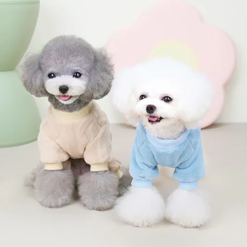 Vista 5 de Izefia Suéter para perro, ropa de forro polar de lana para invierno, sudadera cálida de 4 patas, pijama con estampado torcido, suéter para perro Azul