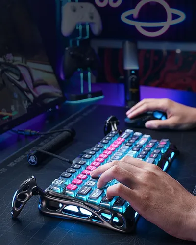 Vista 2 de GravaStar Teclado para juegos V75 Pro Cyberpunk con ratón para juegos X pro