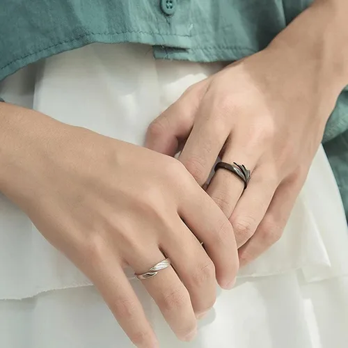 Vista 7 de Anillo abierto para hombres y mujeres, con ala de dragón, ajustable, color blanco y negro, anillo de promesa para novio, novia
