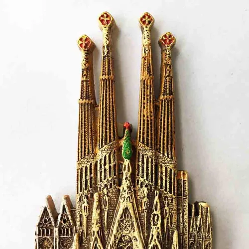 Vista 5 de 3D Sagrada Familia Barcelona España Nevera Imán Nevera Imán Turístico Recuerdos Hecho a Mano Resina Artesanía Pegatinas Magnéticas Hogar Cocina