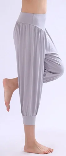 Vista 4 de AvaCostume Pantalones capri de harén de yoga suave de algodón modal para yoga