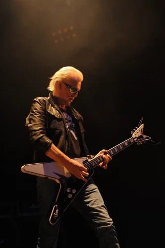 Vista 24 de Michael Schenker Group - Live in Tokyo 30Th Anniversary Japan Tour
