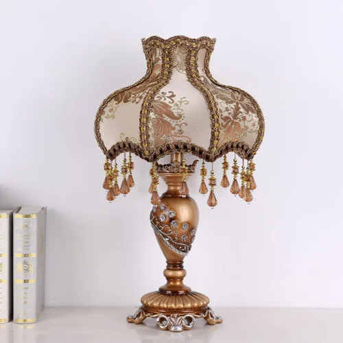 Vista 8 de Lámpara Victoriana Roja de Tela Antigua Lámpara de Mesa Pastoral Europea Lámpara de Mesita de Noche 1 Cabeza Flor Floral Luz de Mesa con Flecos