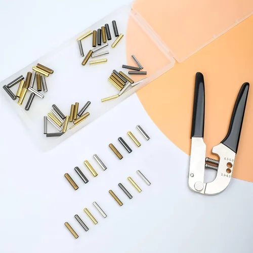 Vista 5 de Herramientas de puntas de cordones con 64 piezas Bullet Aglets, herramientas de reparación de puntas de repuesto para tenis, sudaderas con capucha