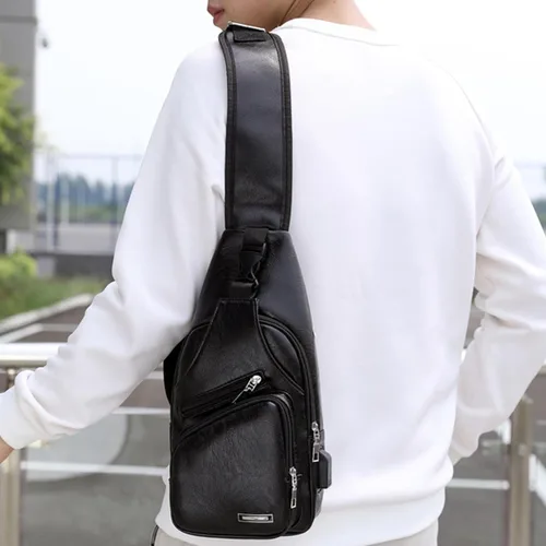 Vista 2 de Bolso bandolera para hombres y mujeres, mochila de hombro, bolsas de pecho, mochila cruzada con agujero para auriculares, para senderismo, camping