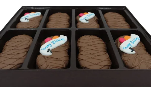 Vista 8 de Galletas de la marca Philadelphia Candies cubiertos por ambos lados de chocolate negro y con leche, y crema de cacahuete de la marca Nutter Butter