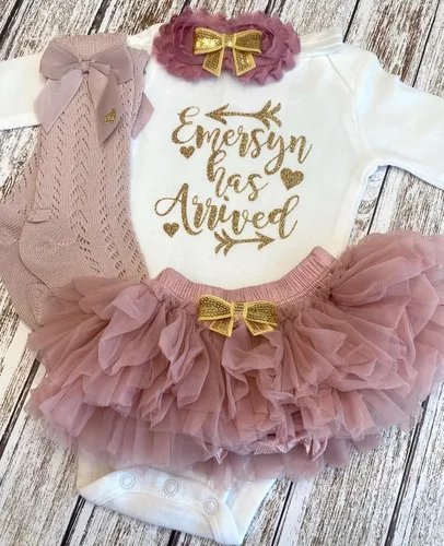 Vista 18 de Personalized Baby Girl Has Arrived Bodysuit Gold Glitter Design Add Any Name Optional Accessories