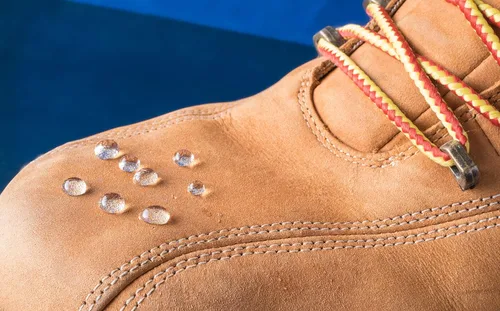 Vista 3 de Skidmore's Impermeabilizante de cera de abeja de alta calidad, fórmula natural y no tóxica que evita y protege tu cuero y madera de daños por agua