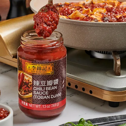Vista 2 de Lee Kum Kee Salsa de frijoles (13 onzas – 1 paquete), salsa Toban, estilo Sichuan, especias suaves, perfecta para freír, fideos, mariscos, mapo tofu