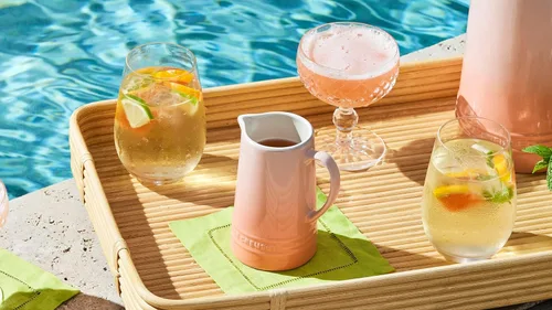 Vista 7 de Le Creuset Stoneware Signature Jarra de 10 onzas., Artichaut