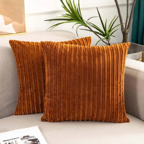 Vista 25 de UGASA - Fundas de almohada decorativas de terciopelo suave y sólidas de Navidad para sala de estar/sofá, 16 x 16 pulgadas, 2 unidades, color burdeos