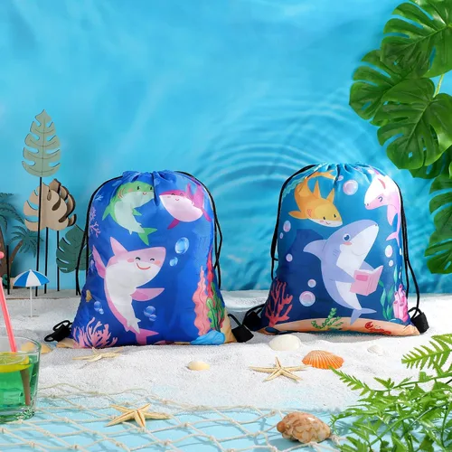 Vista 4 de Spiareal - Paquete de 18 mochilas con cordón para fiesta de tiburones de verano, bolsas de regalo con temática de animales marinos de dibujos