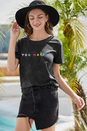Vista 4 de Camiseta con texto en inglés You Matter para mujer con conciencia sobre la salud mental, camiseta positiva para profesora, camiseta motivacional