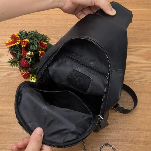 Vista 5 de KPYWZER Mochila de cuero vintage para hombre cruzada hombro pecho mochila de día