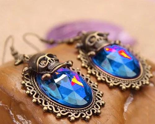 Vista 5 de Juego de accesorios de disfraz de Halloween para mujer Collar y pulsera de serpiente punk, diadema de corona de vampiro y aretes, gargantilla