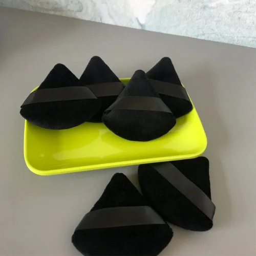 Vista 7 de 6 esponjas de maquillaje en polvo cosmético para base de algodón, almohadillas de maquillaje triangulares suaves, esponjas de maquillaje negras