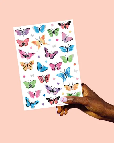 Vista 5 de xo, Fetti Tatuajes temporales de mariposa - 46 estilos de purpurina Suministros para fiesta de cumpleaños de hadas arco iris, monarcas, corazones