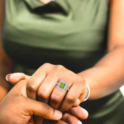 Vista 5 de Clara Pucci Anillo solitario de corte esmeralda de 3.90 quilates con halo de peridoto verde natural, promesa, aniversario, boda, oro blanco de 14 k