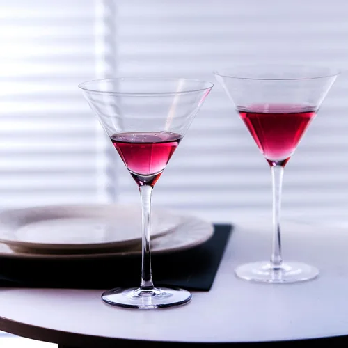Vista 5 de Juego de 4 copas de martini de cristal soplado a mano - Juego de copas tipo coupe de 9.5 oz con tallo - Elegantes copas de cóctel para bar