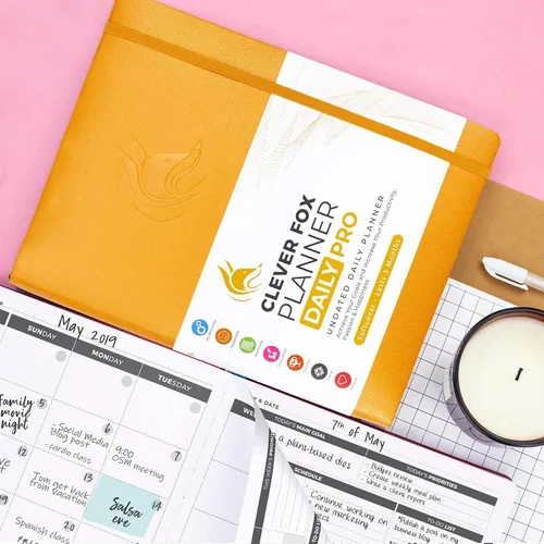 Vista 7 de Clever Fox Planner Daily PRO - Planificador diario y agenda de 8.5 x 11 pulgadas (tamaño A4) para aumentar la productividad, la gestión del tiempo