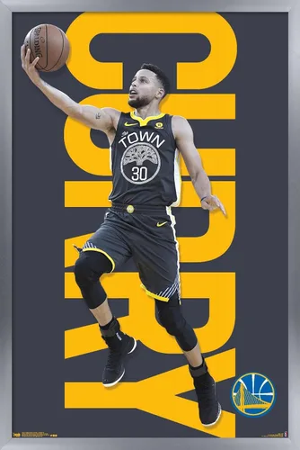Vista 10 de Trends International NBA Golden State Warriors - Póster de pared de Stephen Curry 18, 14.725 x 22.375 pulgadas, versión enmarcada de madera